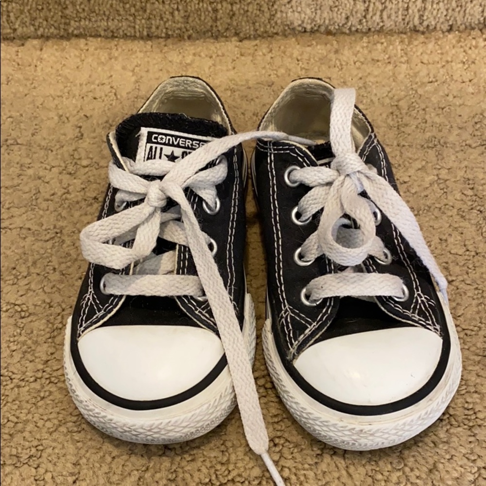Converse toddler’s black and white
